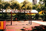 F1110024