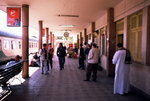 F1000027