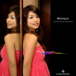 Monique - 19